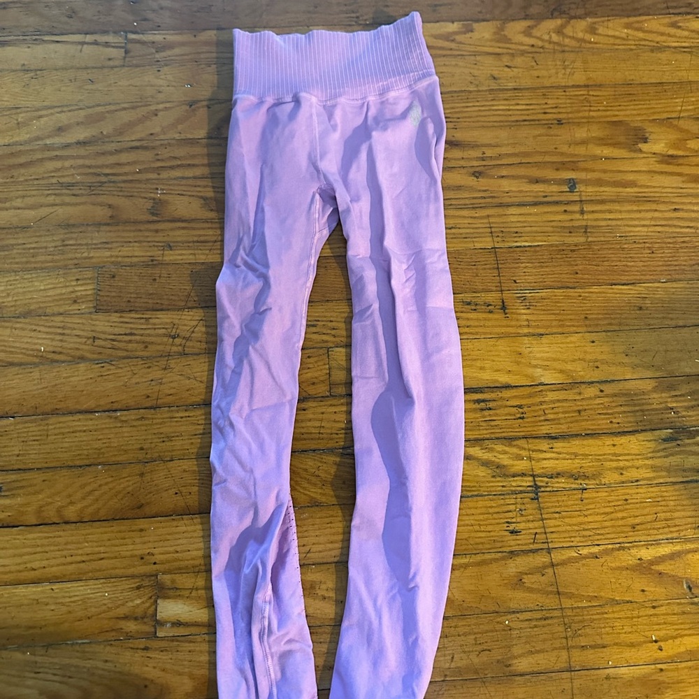 FREE PEOPLE FP MOVEMENT lavender pink leggings